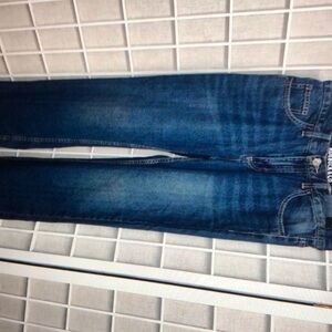 NWT Roebuck and co medium wash distressed denim jeans